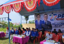 Meriah !! PAN Kota Palopo Gelar Lomba dalam Rangka Hari Kemerdekaan dan Milad ke – 27 Gambar : Foto Kegiatan Pimpinan DPD PAN bersama pengurus dan anggota saat lagi mengelar Milad PAN Ke-27 di salah satu lapangan di Kelurahan Benteng, Kecamatan Wara Timur, Palopo (23/08/2025)