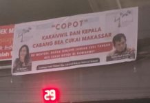Spanduk Raksasa di Flyover Makassar Bikin Heboh: Bongkar Dugaan Pemufakatan Jahat Mafia Bea Cukai Capai Miliar FOTO: Sebuah spanduk raksasa terpampang mencolok di Flyover Urip Sumoharjo, Makassar, dengan pesan keras: “Copot Kakanwil dan Kepala Cabang Bea Cukai Makassar. Bu Menteri, Bapak Dirjen jangan cuci tangan, Bea Cukai kotor di bawahmu!”.