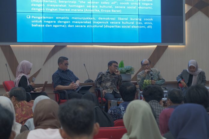 IMG-20250827-WA0403 FOTO: Unhas Akademi Ilmu Pengetahuan Indonesia (AIPI) menggelar Diskusi Terpumpun Seri 5, Berlangsung di Aula LPPM Unhas, Kampus Tamalanrea, pada Rabu (27/8).