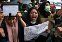Pemerintahan Digital: Jalan Baru Gerakan Mahasiswa di Era Gen Z FOTO: Mereka para Generasi Z yang saat ini sebagai mahasiswa saat turun ke jalan melakukan gerakan aksi moral. (Properti Antara)