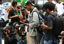 Mabes Polri Perintah Jajarannya Lindungi Wartawan FOTO: Wartawan saat melakukan peliputan berita (Properti via Google)