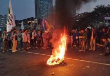 LASKAR Sulsel Serukan Kedamaian di Tengah Maraknya Aksi Massa FOTO: Ilustrasi aksi unjuk rasa (Properti via google)
