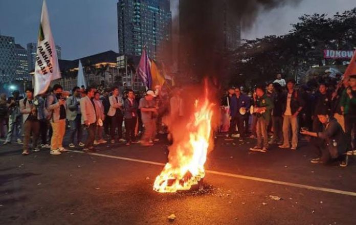 FOTO: Ilustrasi aksi unjuk rasa (Properti via google)