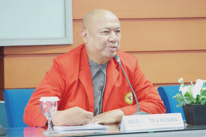 IMG-20250829-WA0330 FOTO: Ir. Zulfajri Basri Hasanuddin, M.Eng., resmi mendaftarkan diri sebagai bakal calon Rektor Universitas Hasanuddin periode 2026–2030.