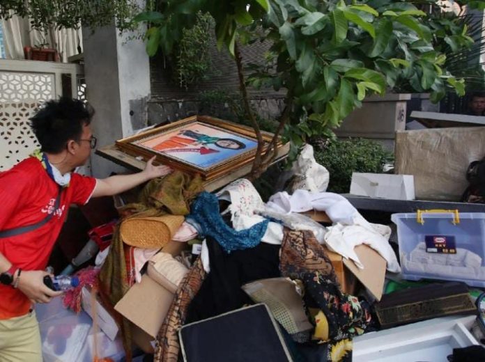 IMG-20250831-WA0237 FOTO: Barang barang milik Menteri Keuangan Sri Mulyani yang ditinggalkan oleh para penjarah. (Properti via Facebook)