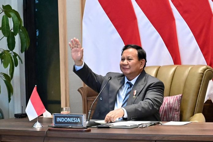 FB_IMG_1757403193558 FOTO: Presiden Republik Indonesia, Prabowo Subianto, menghadiri BRICS Leaders Virtual Meeting dari kediaman pribadinya di Kertanegara, Jakarta Selatan, pada Senin, 8 September 2025. (Seskab)