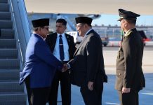 Tiba di AS, Prabowo Jadi Pembicara Ketiga Setelah Trump dan Presiden Brasil FOTO: Presiden Prabowo Subianto tiba di Bandar Udara Internasional John F. Kennedy, New York, Amerika Serikat, 21 September 2025. (Property Seskab)