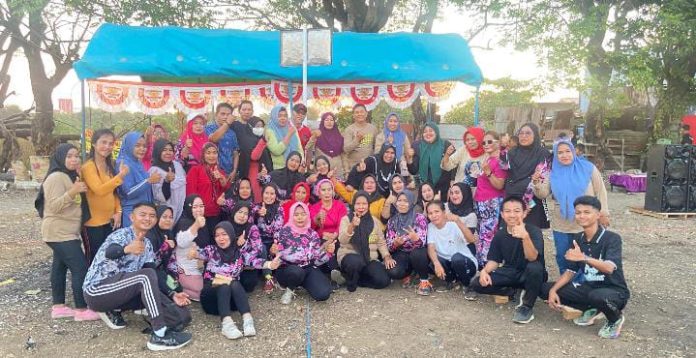 IMG-20250901-WA0620 FOTO: Usai gelar kerja bakti bersihkan lingkungan warga Kelurahan Bira laksanakan olahraga di dekat kawasan rencana pembangunan PSEL di Kecamatan Tamalanrea, Kota Makassar, Ahad (31/8)