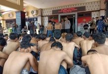 Polres Pekalongan Amankan Ratusan Orang Diduga Pelaku Pembakaran Gedung DPRD FOTO: Ratusan orang diduga pelaku pembakaran gedung DPRD Pekalongan. (Properti via Facebook)