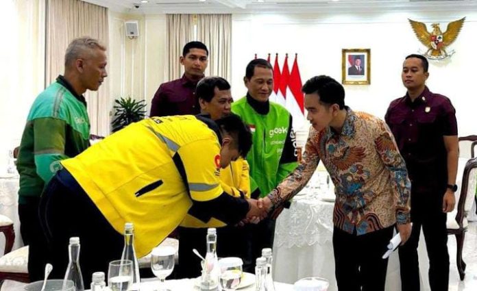 IMG-20250903-WA0011 FOTO: Wakil Presiden Gibran Rakabuming Raka menerima dan berdialog dengan perwakilan pengemudi ojek online (ojol) di Istana Wakil Presiden, Jakarta, pada Minggu (31/8/2025). (Foto: Antara)
