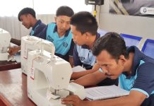 Rutan Barru Gelar Pelatihan Berbasis Kompetensi Tailor Made Training Bersama BPVP Pangkep FOTO: Warga binaan Rutan Kelas IIB Barru bekerja sama dengan Balai Pelatihan Vokasi dan Produktivitas (BPVP) Kabupaten Pangkep menyelenggarakan kegiatan Pelatihan Berbasis Kompetensi Tailor Made Training tahun 2025.