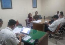 Perwakilan PDAM Lari Saat Mediasi dengan Disnaker Makassar FOTO: Dinas Ketenagakerjaan, Perwakilan PDAM Makassar dan Pihak penasehat hukum eks karyawan saat pertempuran di ruang kantor Disnaker Jl AP Pettarani, Sulawesi Selatan. Rabu 27 Agustus 2025. (Istimewa)