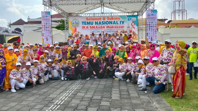 FOTO: Pengurus IKA Smansa’84 bersama 163 alumni ikut dalam kegiatan defile Temu Nasional Alumni SMANSA (TENAS) ke-4 yang akan digelar di Yogyakarta, September 2025 ini.