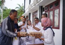 Diduga Pasar murah di DPRD Deliserdang Pilih Kasih, Warga Mengeluh FOTO: Kegiatan pasar murah di DPRD Kabupaten Deli Serdang Rabu (10/09/2025)
