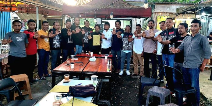 IMG-20250914-WA0322 FOTO: Forbes kembali mengunjungi Kecamatan Duabboccoe untuk menyerahkan mandat formatur kepada calon pengurus Forbes di beberapa wilayah di Bone bagian Utara tersebut, Ahad 14 September 2025.