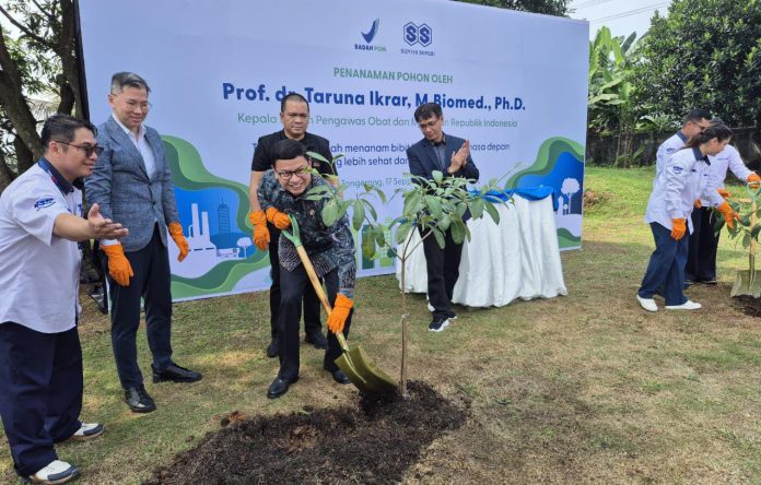 IMG-20250917-WA0210 FOTO: Kepala Badan Pengawas Obat dan Makanan (BPOM) RI, Prof. Dr. Taruna Ikrar, meresmikan fasilitas produksi terbaru PT Sunthi Sepuri.