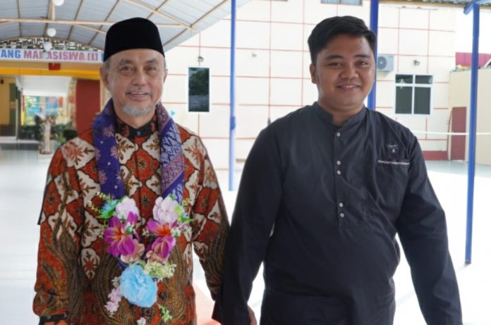 IMG-20250917-WA0342 FOTO: Musmuliadi Founder Anak Muda Desa dan Tamsil Linrung Wakil Ketua Dewan Perwakilan Daerah Republik Indonesia (DPD RI) periode 2024–2029.
