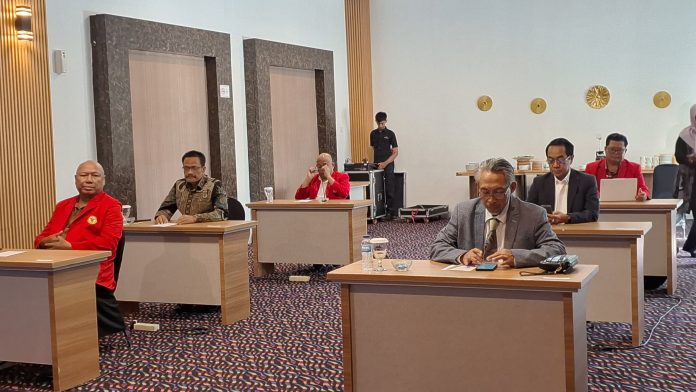 FOTO: Enam bakal calon rektor periode 2026-2030. Kegiatan berlangsung mulai pukul 08.00 Wita, di Unhas Hotel and Convention, Kampus Unhas Tamalanrea, Makassar, Kamis (18/09).