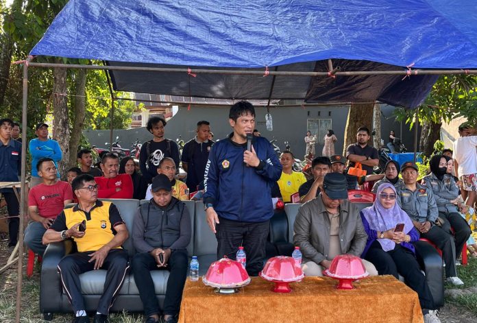 IMG-20250920-WA0344 FOTO: Ketua Karang Taruna Kota Makassar Muhammad Zulkifli, ST, MT saat membuka turnamen mini socer digelar di Kelurahan Tamagapa, Kecamatan Manggala.