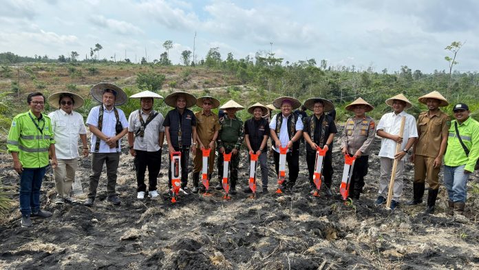 IMG-20250922-WA0511 FOTO: Gerakan Sejuta Tugal untuk Pangan Berau yang diinisiasi Pemuda Tani Indonesia bersama berbagai pemangku kepentingan telah resmi dimulai di Kampung Bukit Makmur, Kecamatan Segah, Kabupaten Berau, Kalimantan Timur, 22 September 2025.
