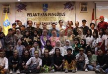 Pengurus Baru IKAMI Sulsel Yogyakarta Dilantik, Bawa Semangat Kolaborasi dan Budaya FOTO: Ikatan Kekeluargaan Mahasiswa/Pelajar Indonesia (IKAMI) Sulawesi Selatan Cabang Yogyakarta resmi melantik pengurus baru untuk periode 2025–2026 dalam sebuah acara yang berlangsung di Aula Ballroom Hotel Arjuna, Yogyakarta, 21 September 2025.