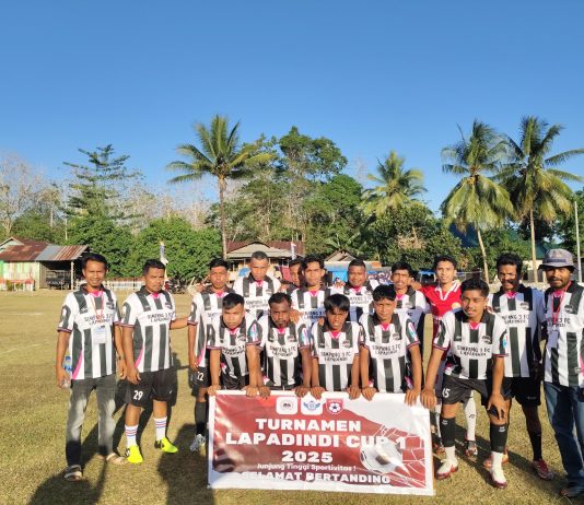 Perburuan Tiket 16 Besar Lapadindi Cup 1 Memanas Gambar : Foto salah satu tim yang mengikuti kejuaraan Mini Soccer Cup Lapadindi 1