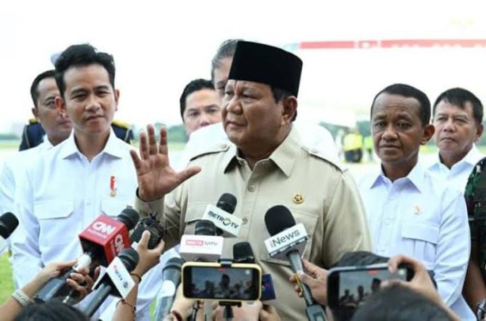 FOTO: Wartawan saat melakukan sesi wawancara dengan Presiden RI Prabowo Subianto dalam kesempatan lainnya. (Properti via google)