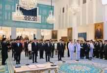 Presiden Melantik 25 Pejabat Pemerintah di Istana Negara FOTO: Presiden Prabowo Subianto melantik 25 pejabat pemerintah di Istana Negara, Jakarta Pusat. Rabu (8/10). (Properti Setkab)
