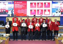 Apresiasi Semua Calon Rektor, Prof JJ: Kita Sedang Merawat Gagasan untuk UNHAS yang Lebih Maju FOTO: Majelis Wali Amanat (MWA) Universitas Hasanuddin menyerahkan berkas enam nama bakal calon Rektor Periode 2026-2030 kepada Senat Akademik (SA). Rapat Paripurna di Ruang Senat Akademik, Lantai 2 Gedung Rektorat, Kampus Unhas Tamalanrea, Makassar, Rabu (01/10),