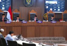 DKPP Berhentikan Adi Susanto dari Jabatan Ketua KPU Kabupaten Labuhanbatu Utara FOTO: Ruang Sidang DKPP, Jakarta, Selasa (7/10/2025).