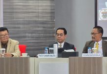 Sosialisasi di Zona Kesehatan, Prof. JJ Paparkan Rencana Melanjutkan Kemajuan Fenomenal, Kandidat Masih Melanjutkan Wacana FOTO: Paling tengah Rektor petahana Prof. Dr. Ir. Jamaluddin Jompa, M.Sc, saat melanjutkan Penjaringan Aspirasi dan Sosialisasi Bakal Calon Rektor Periode 2026-2030. Sesi ketiga hari ini, Rabu (8/10) diikuti oleh sivitas akademik dari fakultas rumpun ilmu-ilmu kesehatan, yaitu: Fakultas Kedokteran (FK), Fakultas Kedokteran Gigi (FKG), Fakultas Kesehatan Masyarakat (FKM), Fakultas Farmasi, dan Fakultas Keperawatan.