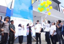 Proyek Perpustakaan Pangkep Bernilai Rp9,8 Miliar Dianggap Bermasalah, Kontraktor Dituding Langgar Hukum dan Rugikan Negara FOTO: Pemerintah Kabupaten Pangkajene dan Kepulauan meresmikan Gedung Layanan Perpustakaan Daerah sekaligus meluncurkan program literasi terbaru, “Pa’bicara” (Pangkep Bina Minat Baca Aksara Lontarak) yang digelar di Kecamatan Bungoro Rabu, 30 Juli 2025. (Properti via Google)