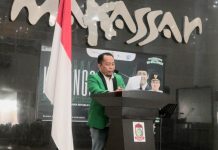 Silatreg KAHMI Hasilkan ‘Sulawesi Menggugat’, Seruan Moral dan Intelektual Perbaikan Bangsa FOTO: Asri Tadda, utusan Majelis Wilayah (MW) KAHMI Sulawesi Selatan, pada penutupan Silaturahmi Regional (Silatreg) KAHMI se-Sulawesi di Baruga Anging Mammiri Rumah Jabatan Wali Kota Makassar, Sabtu (11/10/2025).