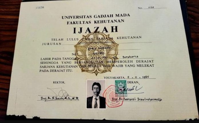 IMG-20251014-WA0004 FOTO: Ijazah Joko Widodo/Jokowi. (Ilustrasi)