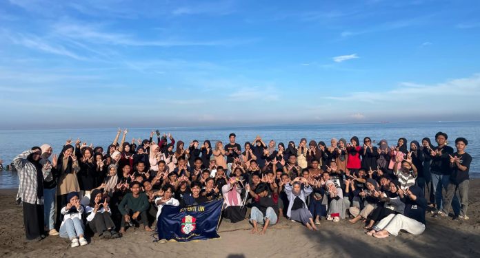 IMG-20251014-WA0088 FOTO: Kegiatan Latihan Kepemimpinan 1 (LK-1) Jilid II Himpunan Pelajar Mahasiswa Wajo (HIPERMAWA) Koperti UIN Alauddin Makassar periode 2024–2025 sukses terlaksana pada 10–12 Oktober 2025 di Pondok Salmiah, Pantai Tanjung Bayang, Makassar.