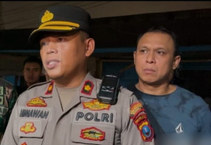 IMG-20251015-WA0205 FOTO: Kapolsek Medan Area Kompol Dwi Himawan Chandra Himawan dan Kanit Reskrim Iptu Dian Pranata Simangungsong.