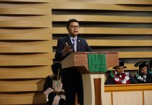 Menavigasi Masa Depan dengan ATMPs Neuroscience Leadership: Taruna Ikrar Inspirasi Ribuan Dosen dan Wisudawan Universitas YARSI FOTO: Kepala Badan Pengawas Obat dan Makanan Republik Indonesia, Prof. Dr. Taruna Ikrar, M.Biomed., Ph.D., menyampaikan orasi ilmiah bertajuk “Menavigasi Masa Depan dengan Neuroscience Leadership” di hadapan 1200 terdiri guru besar, dosen, dan wisudawan program sarjana serta pascasarjana di Auditorium Ar-Rahman Universitas YARSI, Sabtu 25 Oktober 2025.