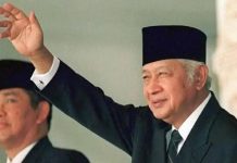 Ribka Tjiptaning Menolak, Ribuan Netizen Setuju Gelar Pahlawan Nasional ke Soeharto FOTO: Presiden RI ke 2, Soeharto. (Properti via Google)