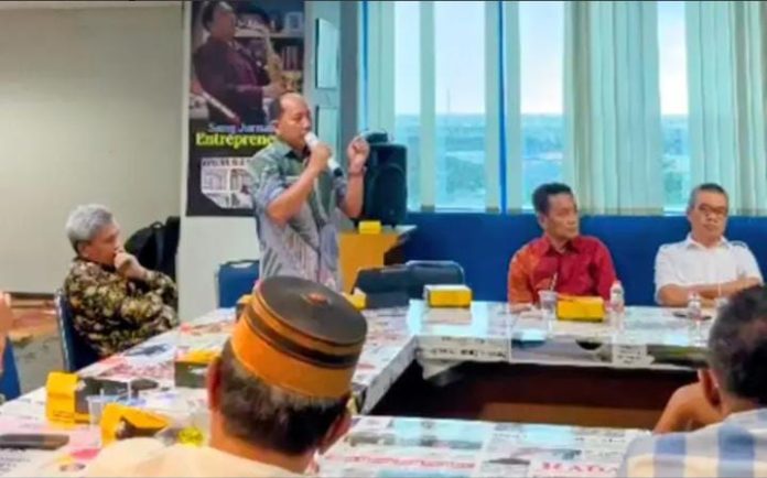 IMG-20251031-WA0361 FOTO: Kepala Dinas Penanaman Modal dan Pelayanan Terpadu Satu Pintu. ( DPMPTSP) Luwu Timur Abdul Wahid Sangka