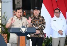 Presiden Resmikan Bangunan Baru Stasiun Tanah Abang FOTO: Presiden RI Prabowo Subianto bersama dengan Menteri Perhubungan Dudy Purwagandhi meresmikan Stasiun Tanah Abang Baru, Jakarta, Selasa siang ini (4/11/2025). (Menhub)