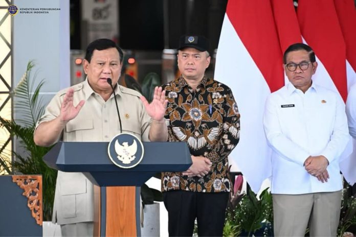 FB_IMG_1762268533582 FOTO: Presiden RI Prabowo Subianto bersama dengan Menteri Perhubungan Dudy Purwagandhi meresmikan Stasiun Tanah Abang Baru, Jakarta, Selasa siang ini (4/11/2025). (Menhub)