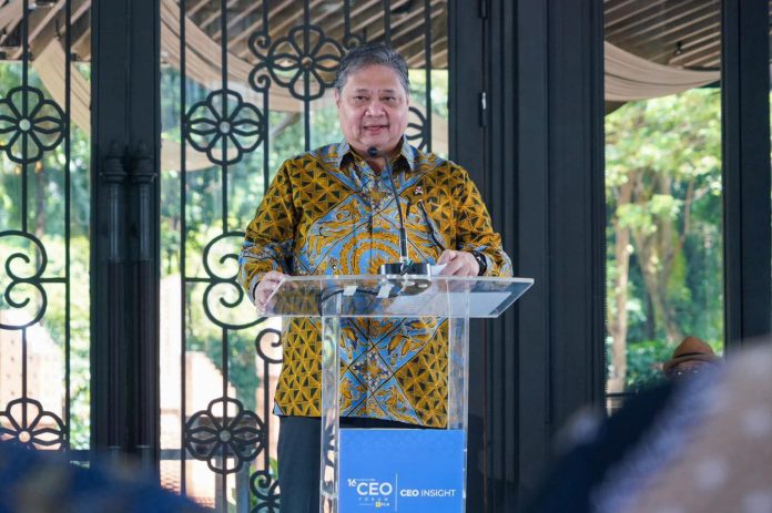 FB_IMG_1762271988855 FOTO: Menteri Koordinator Bidang Perekonomian, Airlangga Hartarto saat menghadiri Insight Kompas 100. (Properti via media sosial)