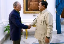 Presiden Prabowo Menerima Kunjungan Michael Bloomberg FOTO: Presiden Prabowo Subianto menerima kunjungan Michael Bloomberg beserta delegasi di Istana Kepresidenan, Jakarta, pada Selasa, 18 November 2025. (Foto: BPMI Setpres)