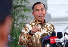 Usai Bertemu Prabowo, Wihaji Sebut Penyuluh KB dan PLKB dapat Bantuan Motor dari Presiden FOTO: Menteri Kependudukan dan Pembangunan Keluarga/Kepala BKKBN, Wihaji saat memberikan keterangan pers nya usai diterima Presiden Prabowo Subianto di Istana Merdeka, Jakarta, pada Selasa, 25 November 2025. (Foto: BPMI Setpres)