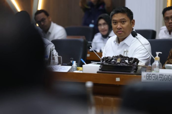 FOTO: Wakil Menteri Pertanian (Wamentan), Sudaryono dalam Rapat Kerja (Raker) Badan Legislatif (Baleg) DPR RI dengan Agenda Penyusunan RUU tentang Komoditas Strategis, Jakarta, Rabu (26/11/25). (Properti Kementan)