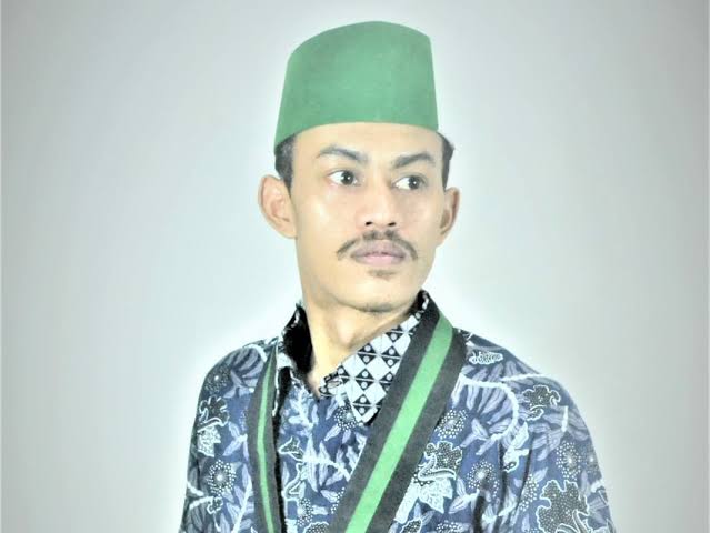 IMG-20251105-WA0113(1) FOTO: Iwan Mazkrib, Seniman Hukum/Ketua Bidang Perlindungan HAM Badko HMI Sulsel.