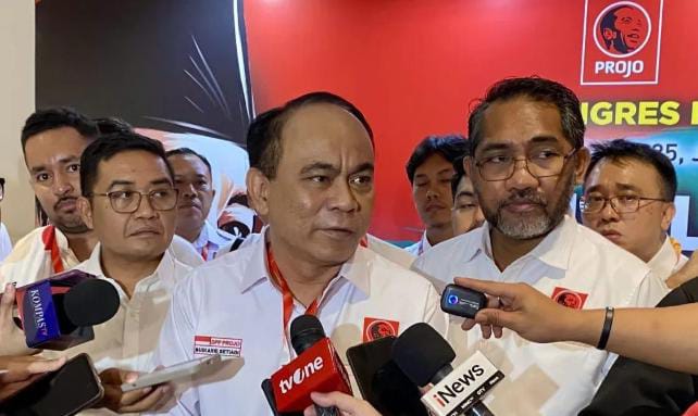 IMG-20251106-WA0353 FOTO: Ketua Umum organisasi relawan Projo, Budi Arie Setiadi mengaku bakal bergabung ke Partai Gerindra jika suatu saat memutuskan untuk berpartai. (Foto : Istimewa)