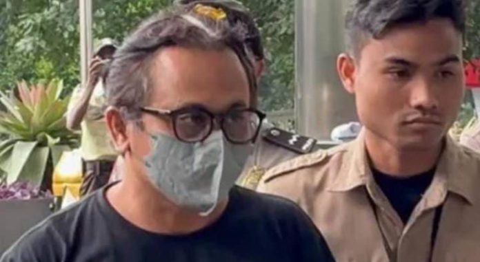 IMG-20251108-WA0680 FOTO: KPU orang kepercayaan Bupati Ponorogo, Sugiri Sancoko saat tiba di Gedung Merah Putih, Jakarta, Sabtu (8/11/2025). (Properti via times Indonesia)