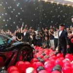 Anak Usia 9 Tahun di Makassar dapat Hadiah Mobil Lamborghini Senilai Rp 25 miliar dari Sang Ayah FOTO: Pengusaha sukses asal Makassar memberikan hadiah mobil Lamborghini kepada sang putra yang digelar di four point by Sheraton Makassar pada Jumat malam, 7 November 2025. (Istimewa)