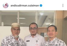 Akhirnya Gubernur Sulsel Tinjau Ulang Pemecatan 2 Guru SMA di Luwu Utara FOTO: Guru Abdul Muis (kiri) dan Rasnal saat bersama salah satu pejabat di Pemprov Sulsel. (Sumber Instagram Andi Sudirman Sulaiman)